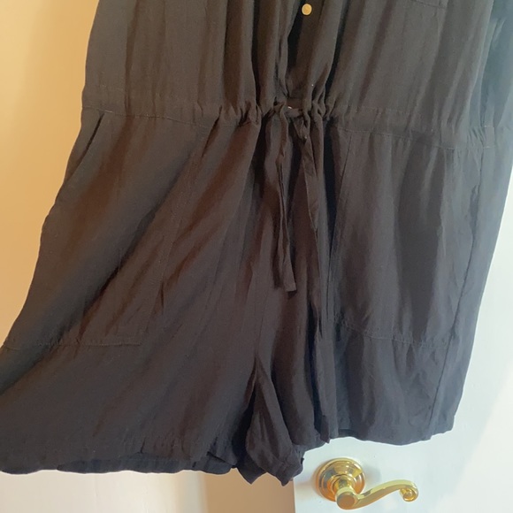 Gap Black Short Sleeve Romper - Picture 2 of 4